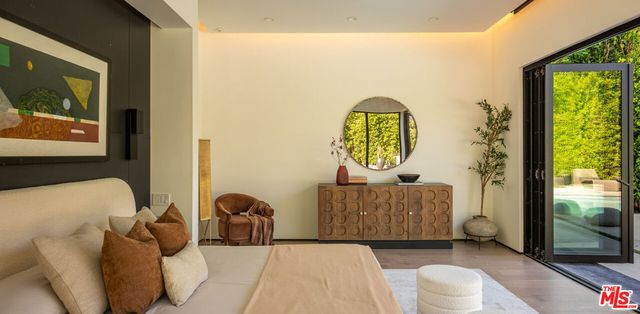 7139 Macapa Drive, Los Angeles, CA 90068