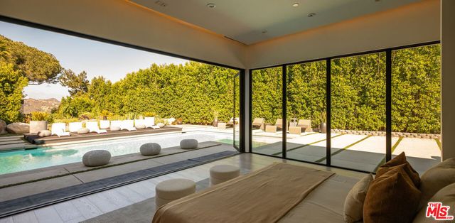 7139 Macapa Drive, Los Angeles, CA 90068