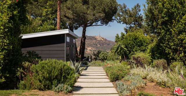 7139 Macapa Drive, Los Angeles, CA 90068