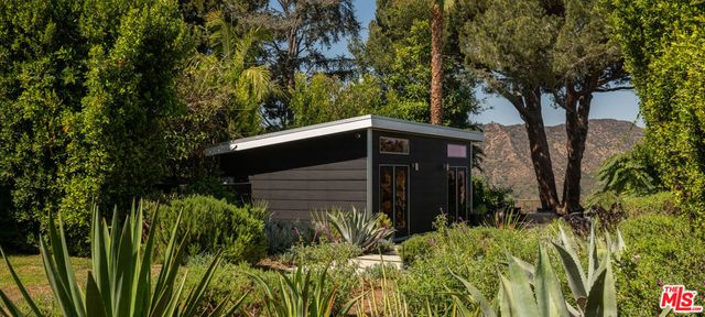 7139 Macapa Drive, Los Angeles, CA 90068