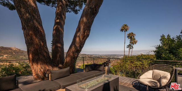7139 Macapa Drive, Los Angeles, CA 90068