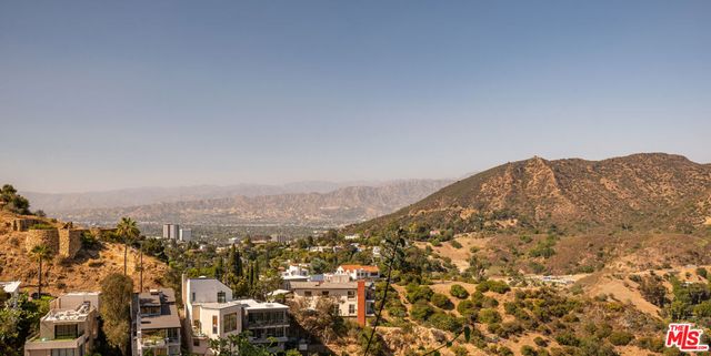 7139 Macapa Drive, Los Angeles, CA 90068