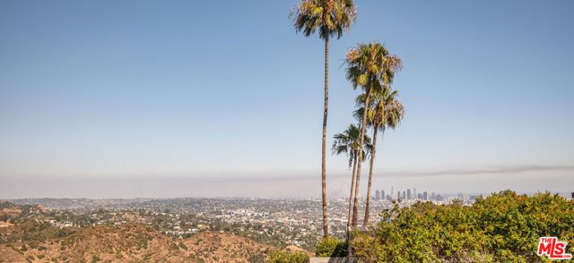 7139 Macapa Drive, Los Angeles, CA 90068