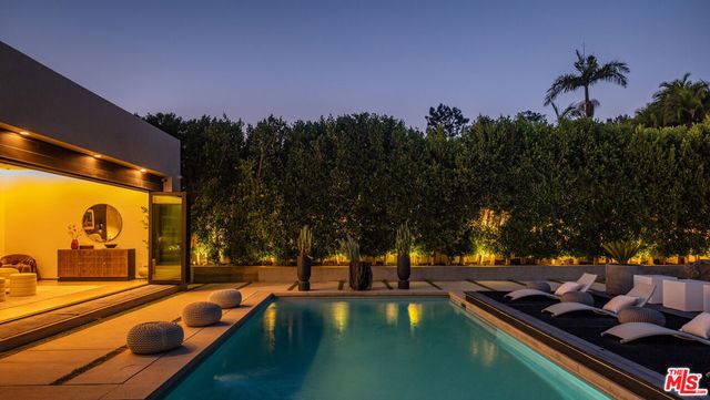 7139 Macapa Drive, Los Angeles, CA 90068