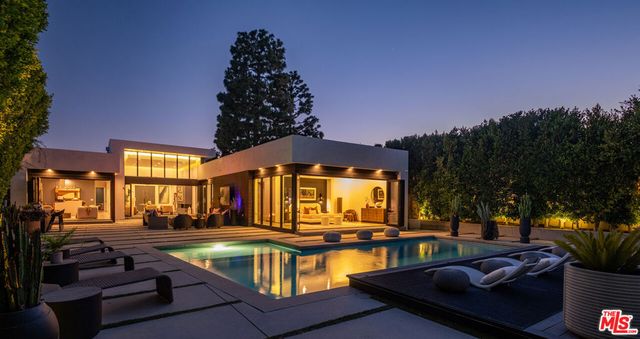 7139 Macapa Drive, Los Angeles, CA 90068