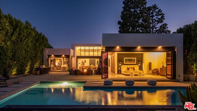 7139 Macapa Drive, Los Angeles, CA 90068