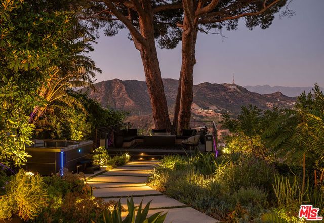 7139 Macapa Drive, Los Angeles, CA 90068