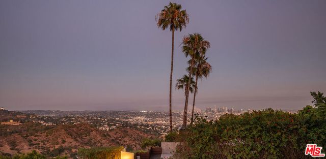 7139 Macapa Drive, Los Angeles, CA 90068