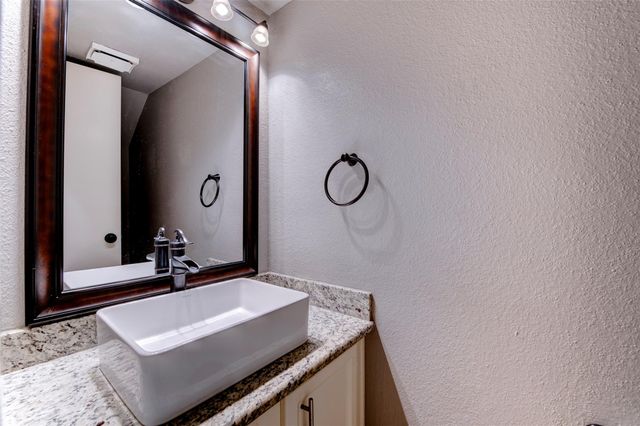 1920 Augusta Drive 19, Houston, TX 77057