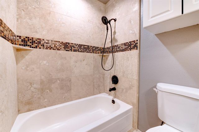 1920 Augusta Drive 19, Houston, TX 77057