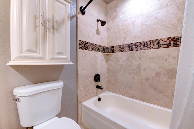 1920 Augusta Drive 19, Houston, TX 77057