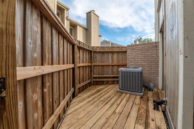 1920 Augusta Drive 19, Houston, TX 77057