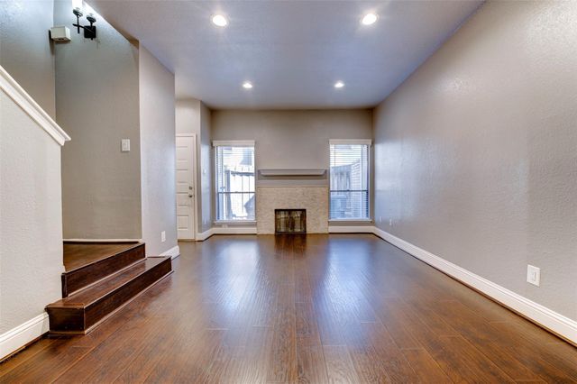 1920 Augusta Drive 19, Houston, TX 77057