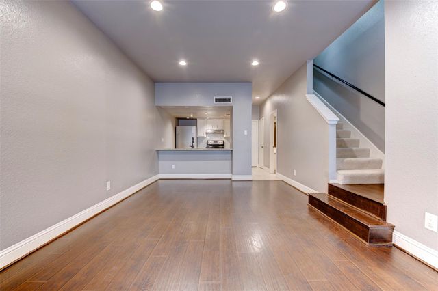 1920 Augusta Drive 19, Houston, TX 77057