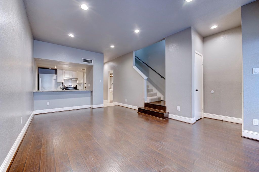 1920 Augusta Drive 19, Houston, TX 77057