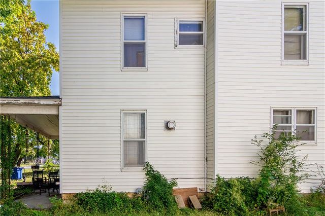 407 W 3rd Street, Chanute, KS 66720