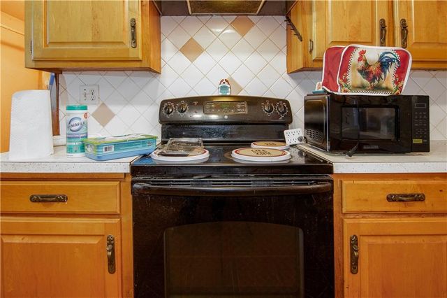 407 W 3rd Street, Chanute, KS 66720