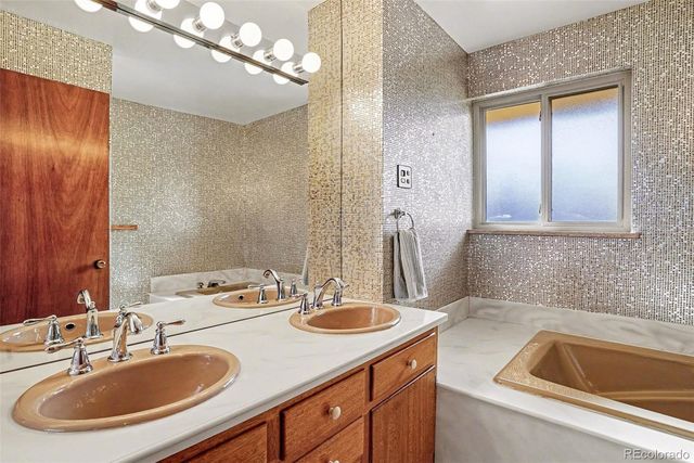 4850 S Inca Street, Englewood, CO 80110