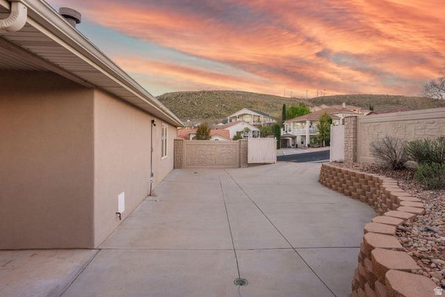 647 E PINTURA DR, St. George, UT 84790