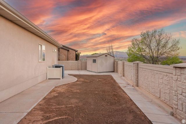 647 E PINTURA DR, St. George, UT 84790