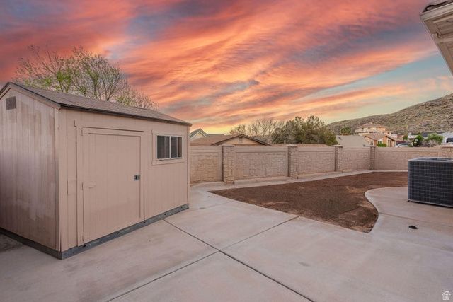 647 E PINTURA DR, St. George, UT 84790