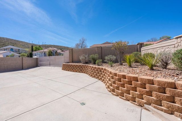 647 E PINTURA DR, St. George, UT 84790