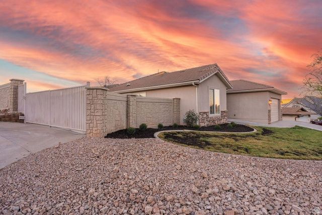 647 E PINTURA DR, St. George, UT 84790