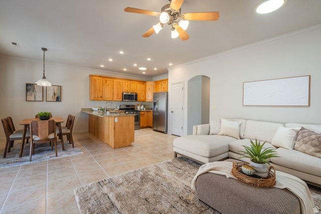 647 E PINTURA DR, St. George, UT 84790
