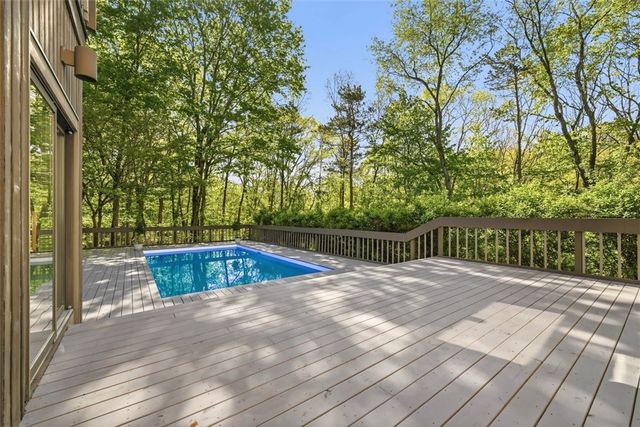 950 Blackburn Rd, Sewickley Heights, PA 15143