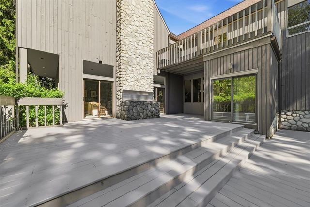 950 Blackburn Rd, Sewickley Heights, PA 15143