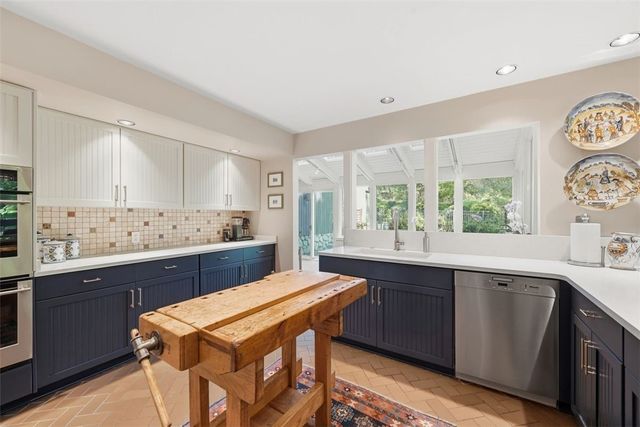 950 Blackburn Rd, Sewickley Heights, PA 15143