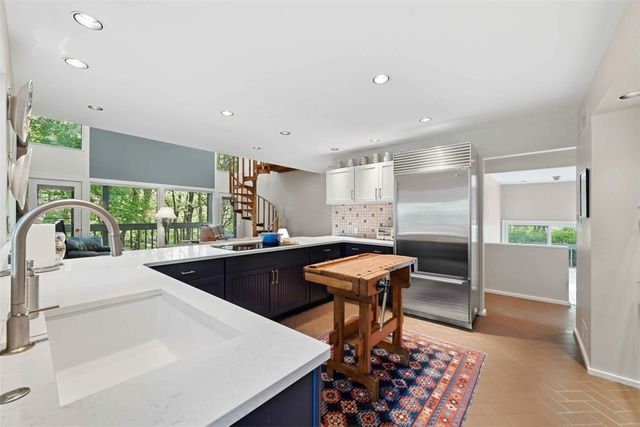 950 Blackburn Rd, Sewickley Heights, PA 15143