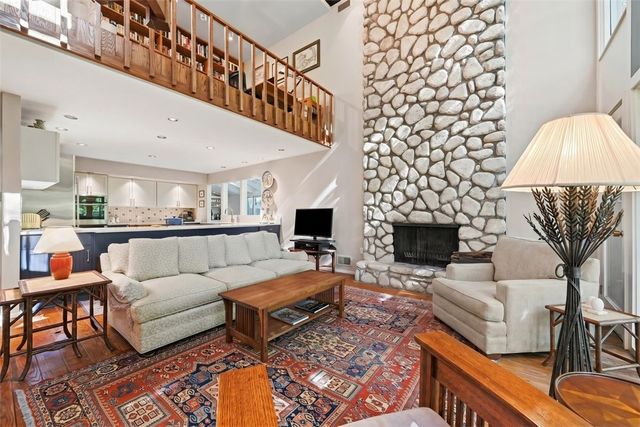 950 Blackburn Rd, Sewickley Heights, PA 15143