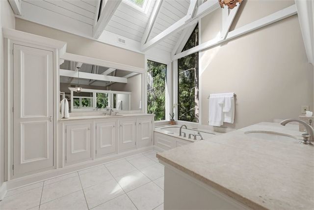 950 Blackburn Rd, Sewickley Heights, PA 15143