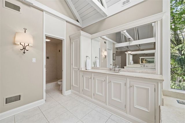 950 Blackburn Rd, Sewickley Heights, PA 15143