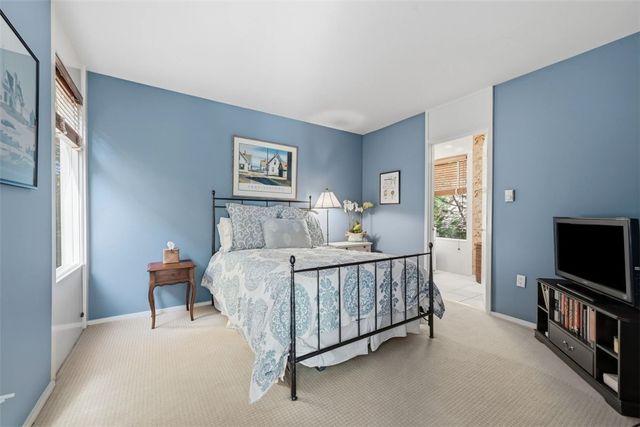 950 Blackburn Rd, Sewickley Heights, PA 15143