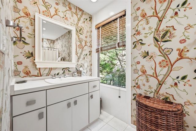 950 Blackburn Rd, Sewickley Heights, PA 15143