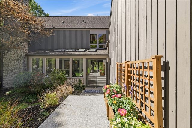 950 Blackburn Rd, Sewickley Heights, PA 15143