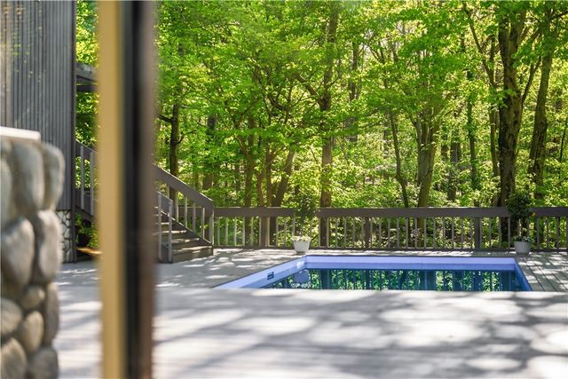 950 Blackburn Rd, Sewickley Heights, PA 15143