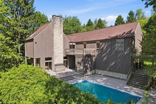 950 Blackburn Rd, Sewickley Heights, PA 15143