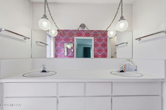 11435 E Sundance Drive, Tucson, AZ 85749