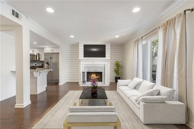 20 Ivy Parkway NE, Atlanta, GA 30342