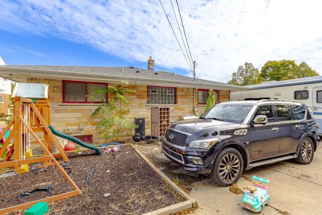 3811 N Sherman BOULEVARD, Milwaukee, WI 53216