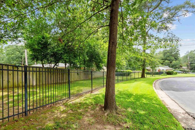 2415 Mimosa Dr., Tyler, TX 75701