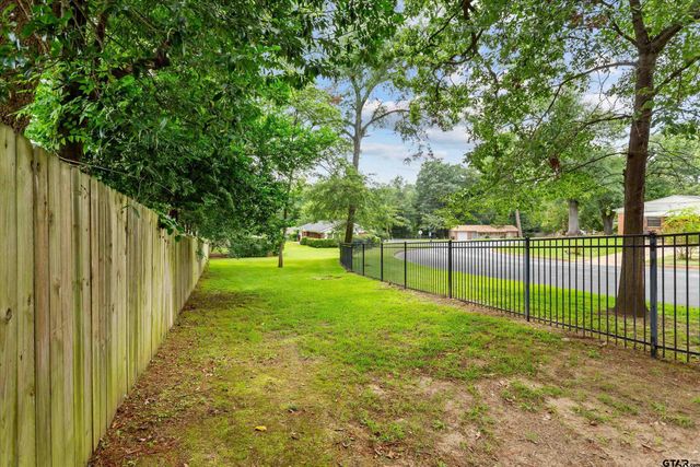 2415 Mimosa Dr., Tyler, TX 75701