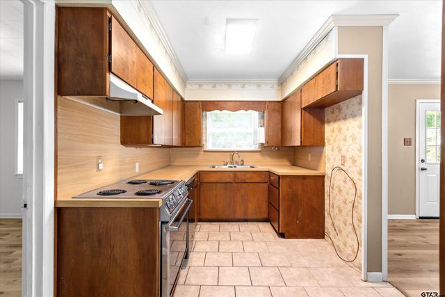 2415 Mimosa Dr., Tyler, TX 75701