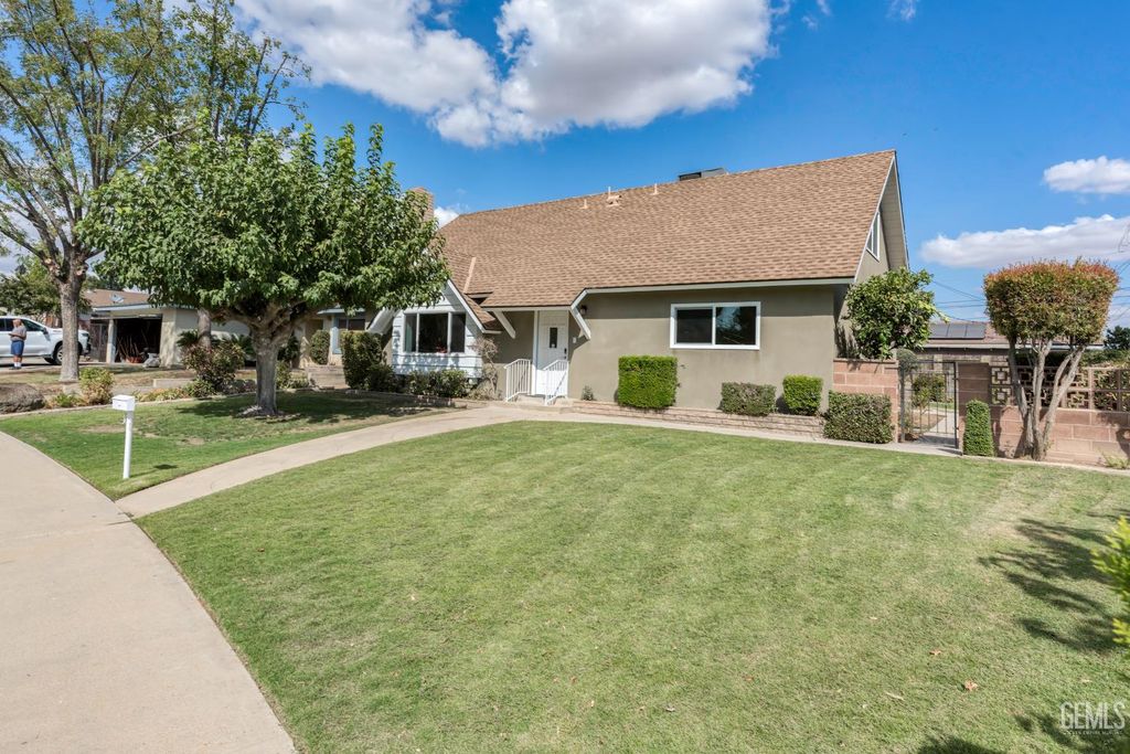 3221 Colgate Lane, Bakersfield, CA 93306