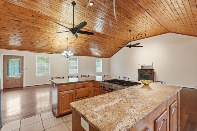 5 Allen Ln, Brush Creek, TN 38547