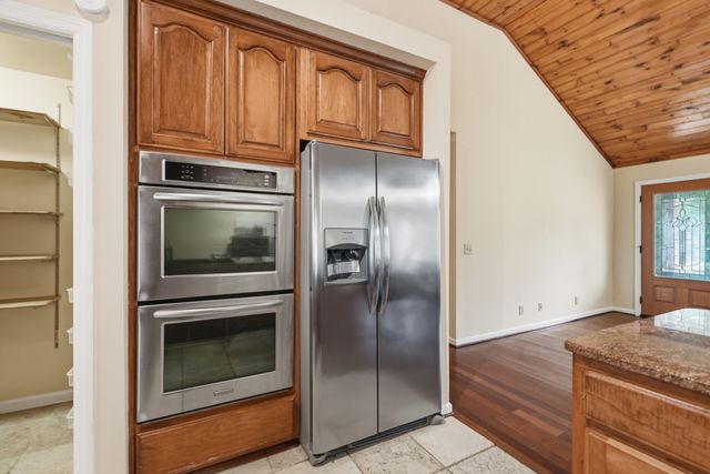 5 Allen Ln, Brush Creek, TN 38547