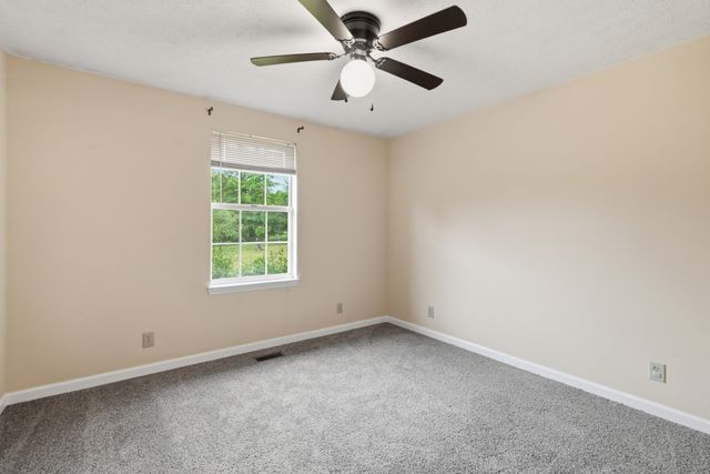 5 Allen Ln, Brush Creek, TN 38547